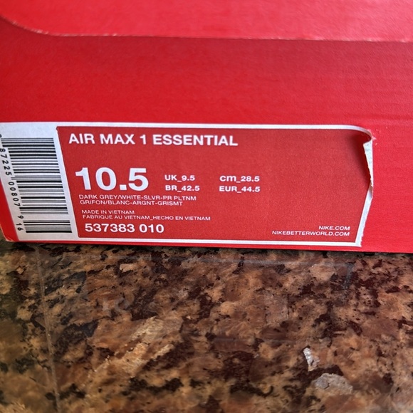 Nike air max 693325-601 Red and Black Sneakers EUC 11 - Picture 15 of 16